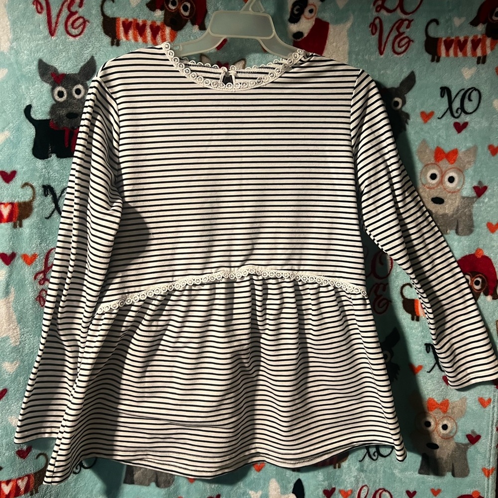XL Black & White Long Sleeve Shirt